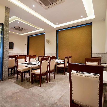 Hotel Z Suite-Near Delhi Airport New Delhi Exteriör bild