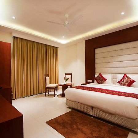 Hotel Z Suite-Near Delhi Airport New Delhi Exteriör bild