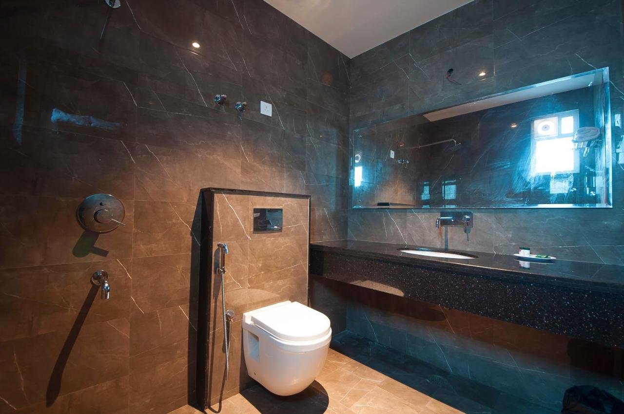 Hotel Z Suite-Near Delhi Airport New Delhi Exteriör bild