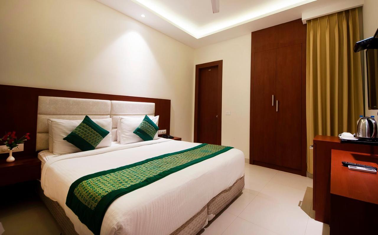 Hotel Z Suite-Near Delhi Airport New Delhi Exteriör bild