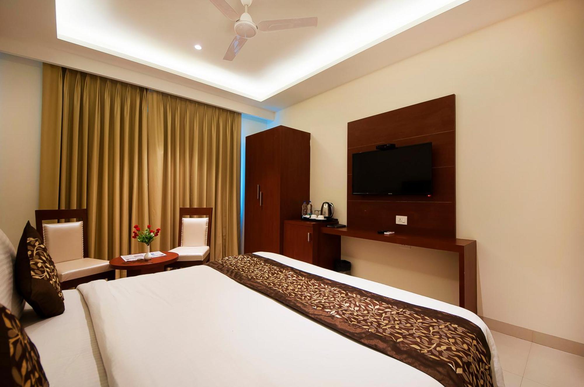 Hotel Z Suite-Near Delhi Airport New Delhi Exteriör bild