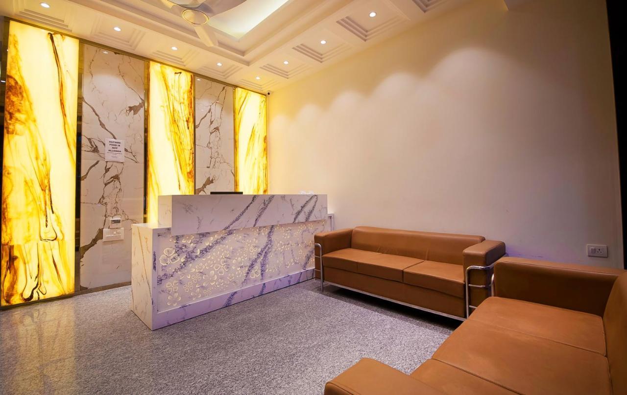 Hotel Z Suite-Near Delhi Airport New Delhi Exteriör bild