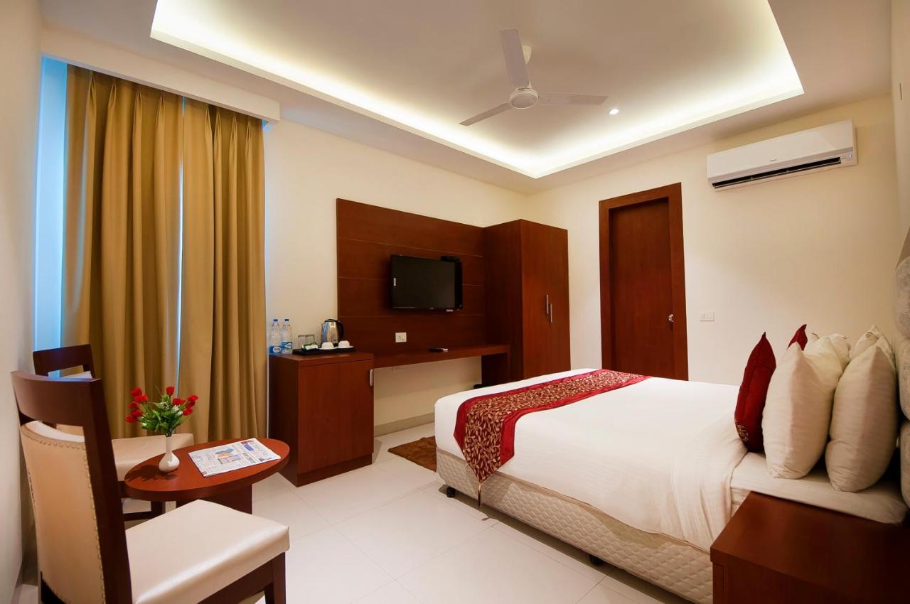 Hotel Z Suite-Near Delhi Airport New Delhi Exteriör bild