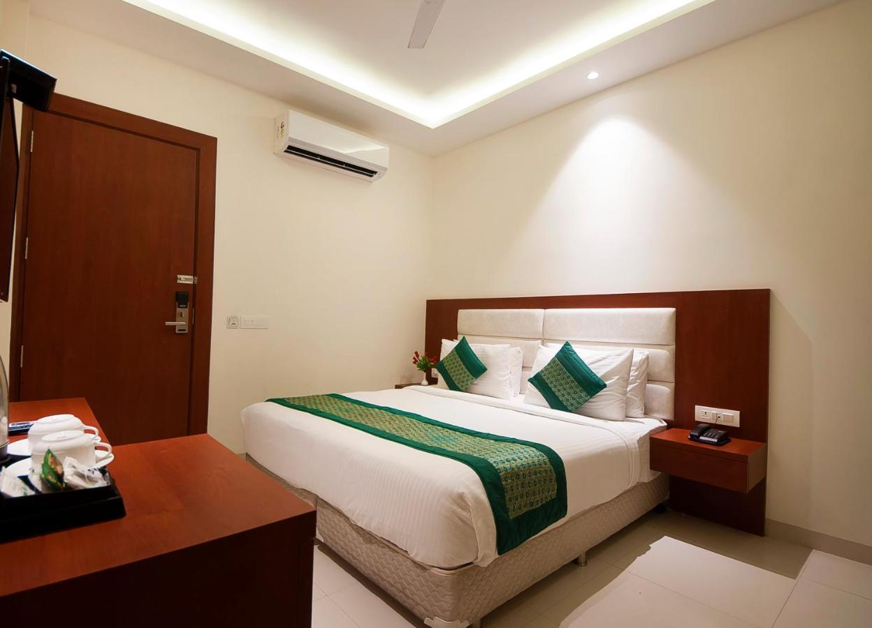 Hotel Z Suite-Near Delhi Airport New Delhi Exteriör bild