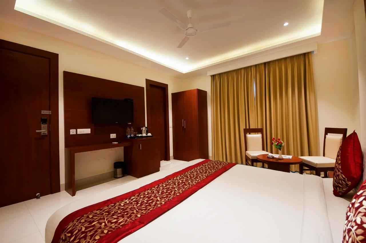 Hotel Z Suite-Near Delhi Airport New Delhi Exteriör bild